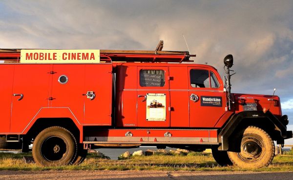 Open-Air-Stummfilm-Wanderkino am Wohlenberger Strand